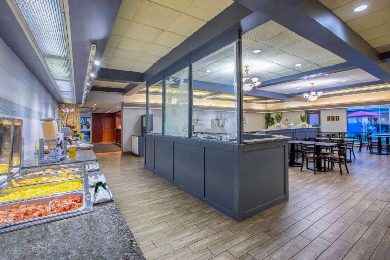 Days Inn by Wyndham Sudbury & Conference Centre — photo 4