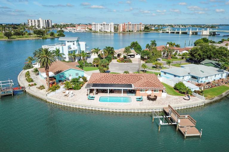 House  Saint Pete Beach