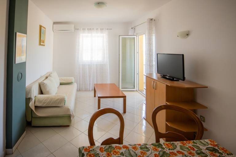 Two bedroom apartment with terrace and sea view Mali Lošinj, Lošinj (A-8026-c) — photo 3
