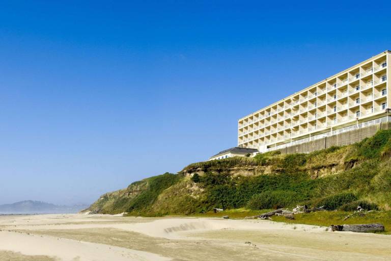 Elizabeth Oceanfront Suites, an Ascend Collection Hotel in Newport, OR