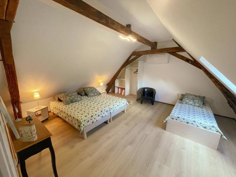 Charming Cottage with AC, Enclosed Garden, and Secure Garage near Villandry Castle — photo 3
