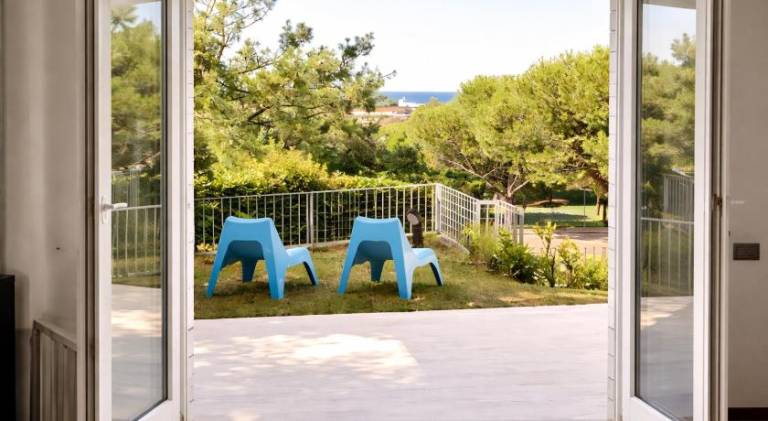 Villa with jacuzzi — photo 3