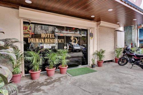 Super Hotel O Flagship Hotel Dhiman Residency