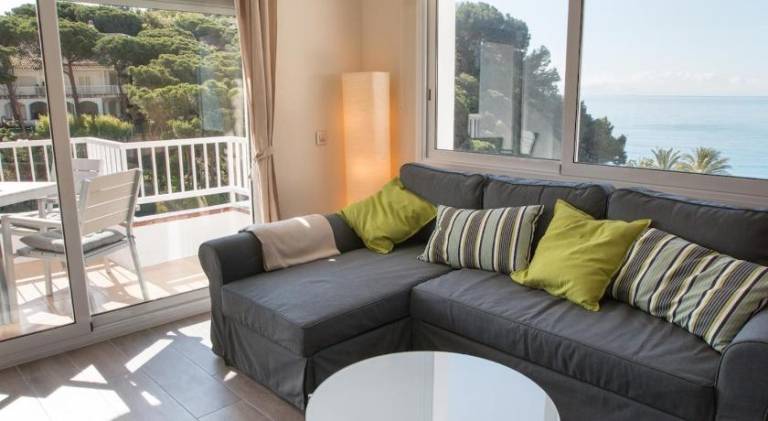Holiday apartment with pool — photo 2