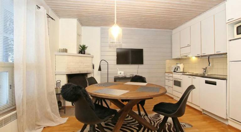 Holiday apartment with terrace & sauna in Saariselkä