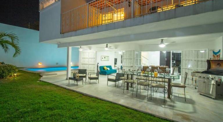 Big villa with pool | Pets are welcome — photo 3