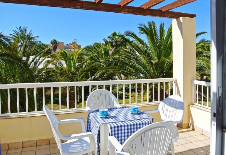 Beautiful rental apartment with grill, pool & yard | Beach nearby | Pets are welcome — photo 3