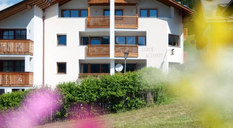 Rental apartment with terrace & sauna in Marebbe