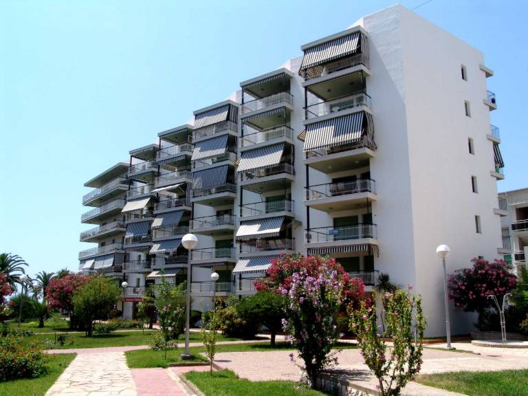 Pleasant apartment with garden & terrace | Beach nearby | Pet-friendly in Cambrils