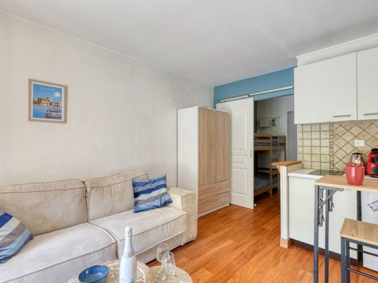 Holiday apartment with terrace — photo 3