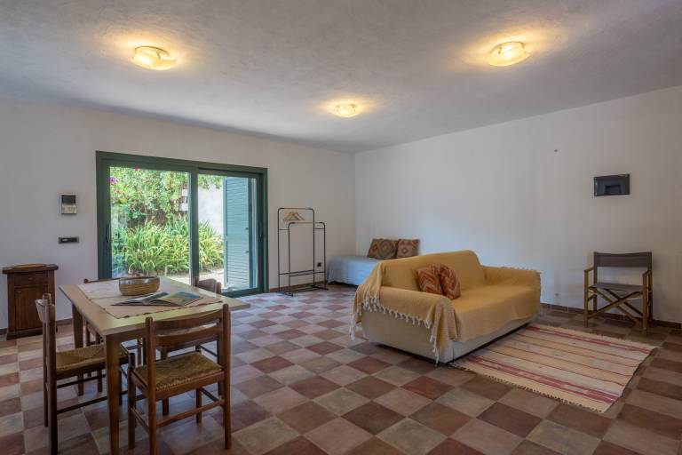 Vacation home with yard, terrace & grill | Mountain view — photo 4