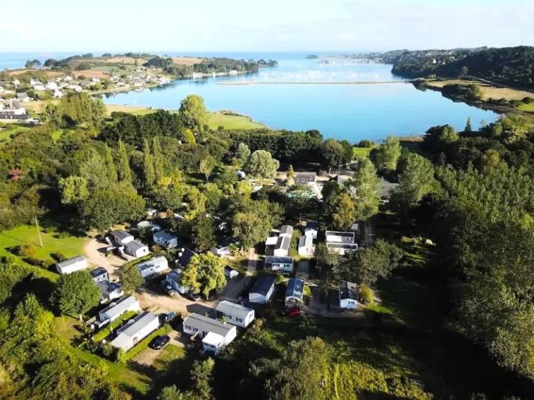 Campsite La Baie de Terenez - Mobile home STANDARD TY LAOUEN - TV - 2 bedrooms, 1 with bunk beds 4 people — photo 4