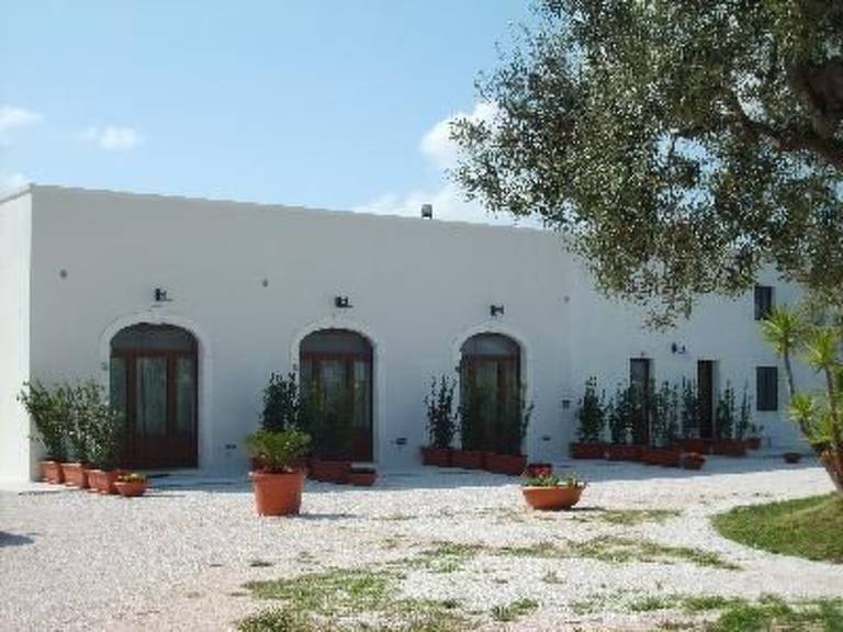 Holiday apartment with BBQ, yard & pool | Pets allowed — photo 3