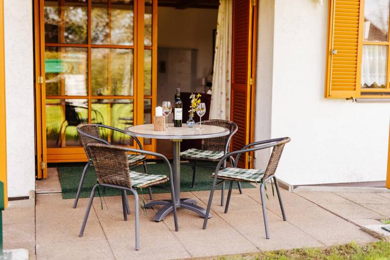 Apartment with terrace, yard & barbecue | Garden view — photo 2