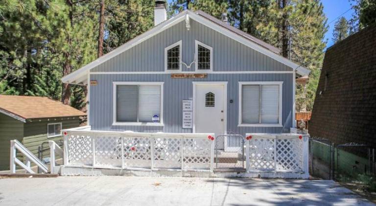 House with barbeque in Big Bear Lake, CA