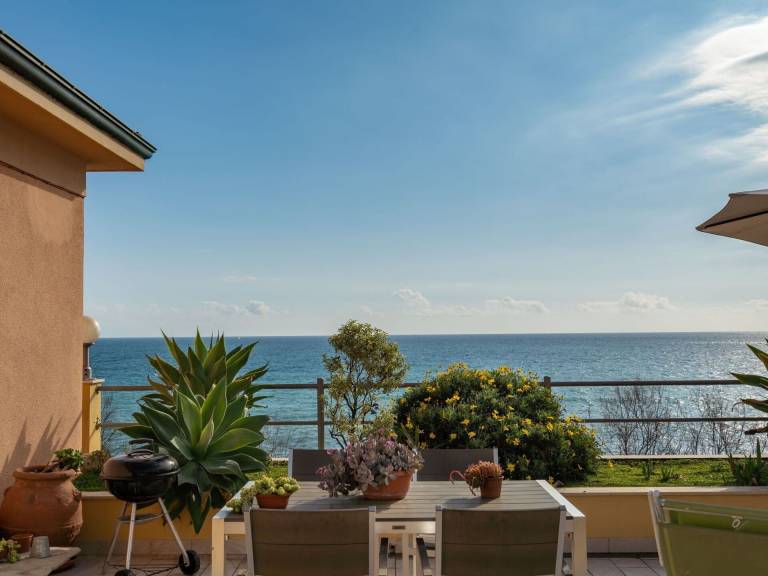 House  Santo Stefano al Mare