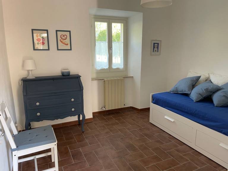 Acquacanina, a Piè del Colle, affitto appartamento con giardino — photo 4