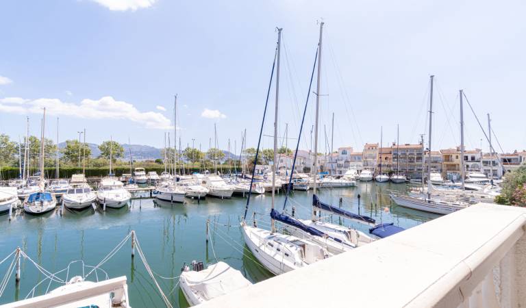 Lovely apartment with patio & yard | Close to the beach | Pet-friendly — photo 2
