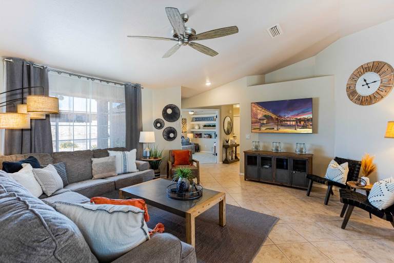 Centrally Located Lake Havasu Home w/ Huge Patio! — photo 5