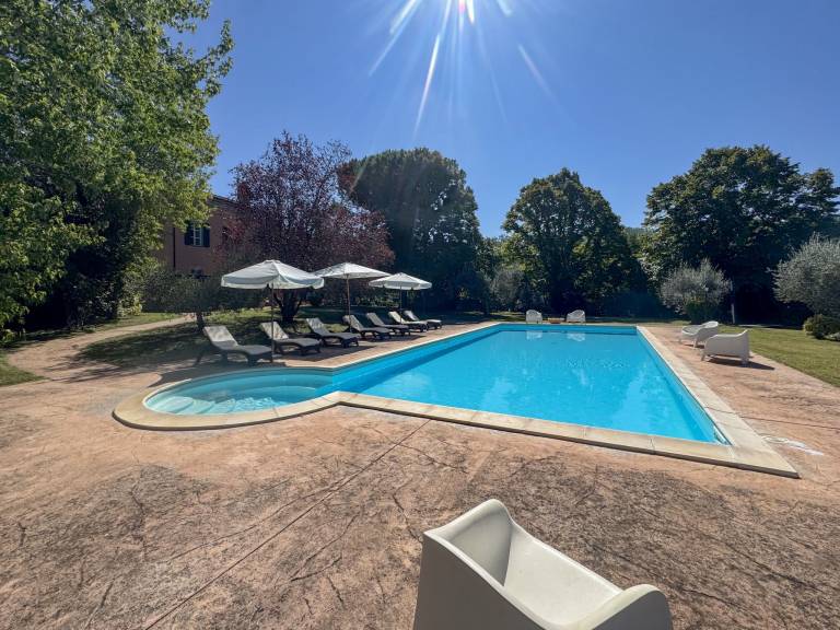 Fully equipped big vacation home with patio, yard & private pool | Pets allowed — photo 2