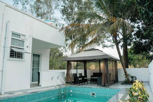 Beautiful villa with pool | Pets allowed in Bengaluru