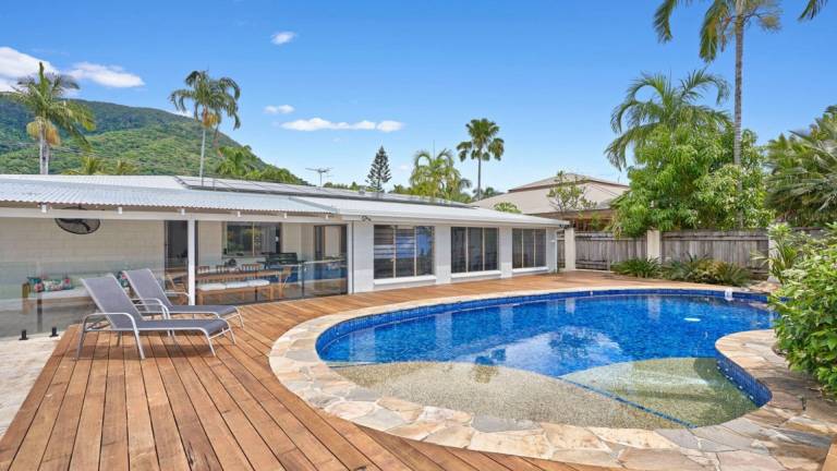 House  Palm Cove