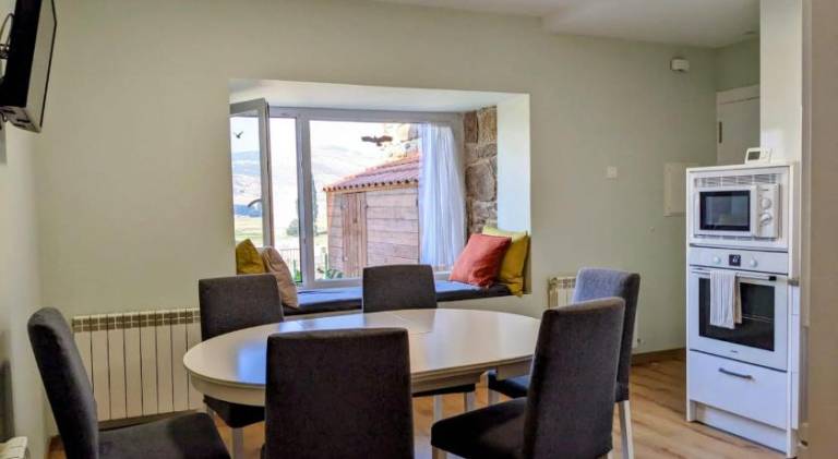 House with patio — photo 4