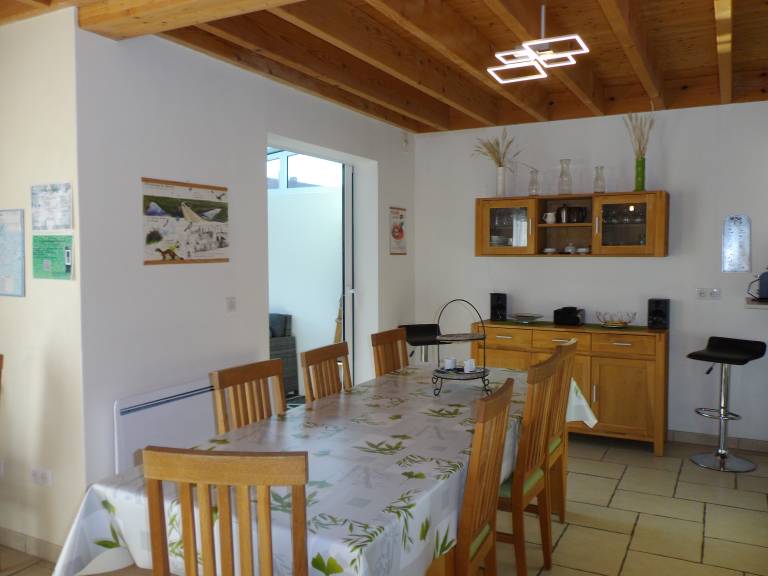 Vacation home with yard, grill & patio | Garden view — photo 4