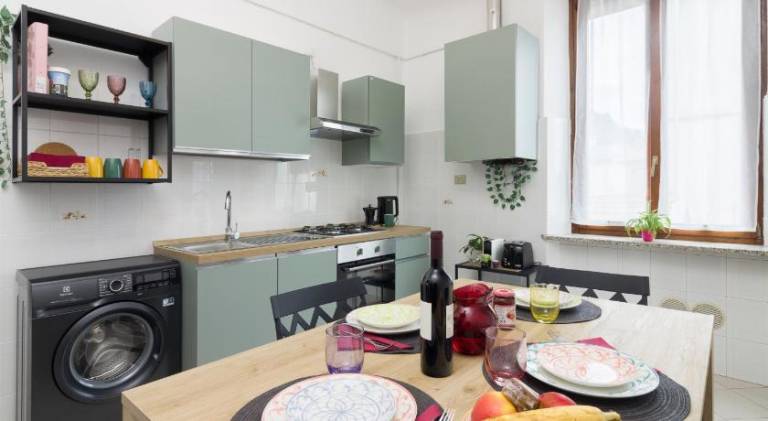 LoreLake Holidays -Big City Life - Private terrace & Parking in Como — photo 2