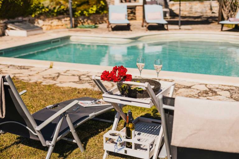 Charming 3-BR villa for 6 with extra large pool and garden — photo 5