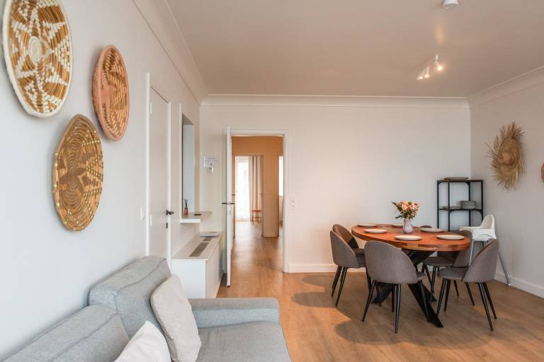 Fully equipped rental apartment with patio | Sea view | Beach nearby | Dogs allowed — photo 3