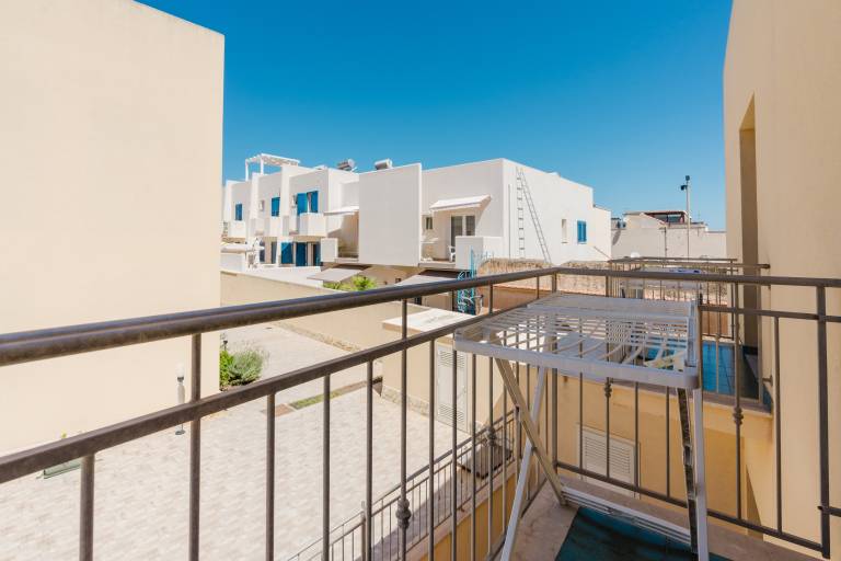 House with fast internet & terrace | Garden view | Dogs allowed — photo 3
