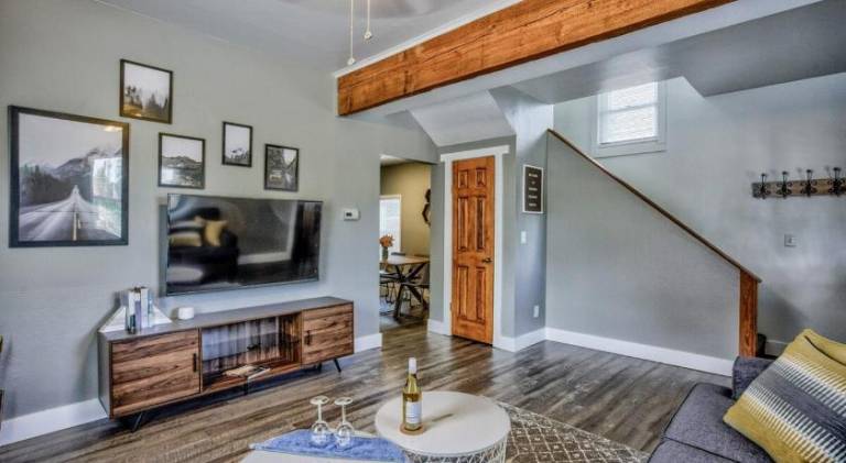 House | Suitable for remote work | Pets allowed — photo 2
