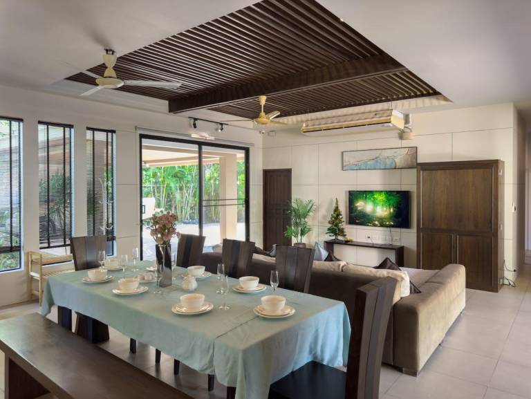 Villa with private pool, barbecue & patio | Suitable for remote work — photo 4