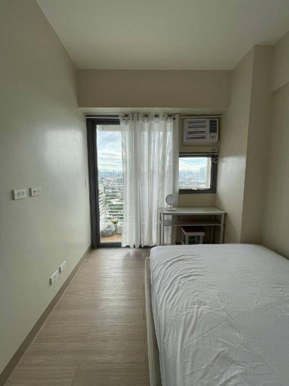 Pleasant rental apartment with pool | Pet-friendly in Quezon City