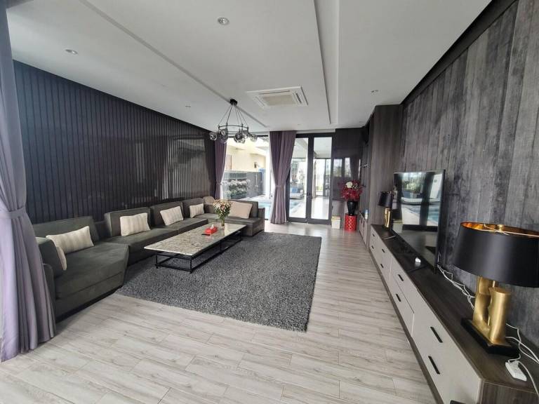 House with barbecue, pool & garden | Perfect for remote work — photo 4