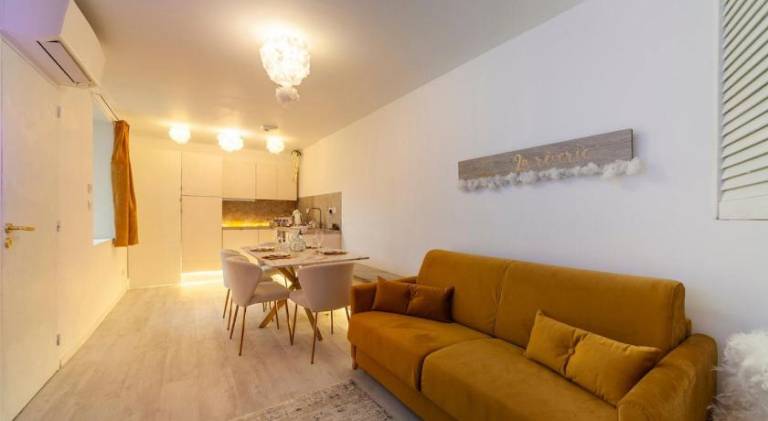 La Reverie: Sauna Prive Jacuzzi et Table Massage — photo 2