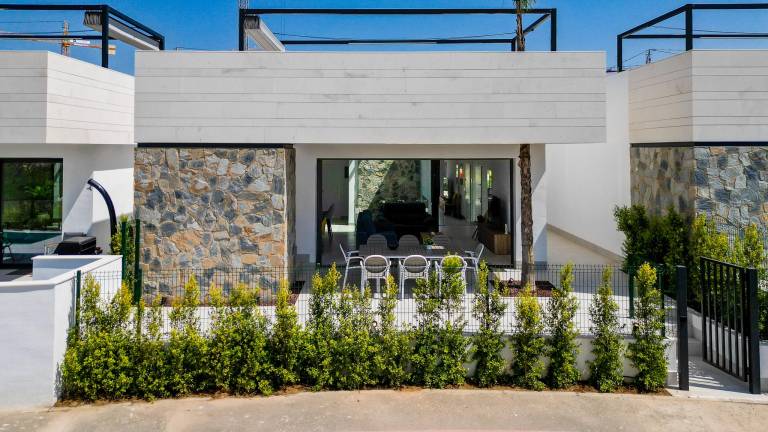 Fully equipped villa with BBQ, garden & pool | Water view | Dogs allowed in Murcia