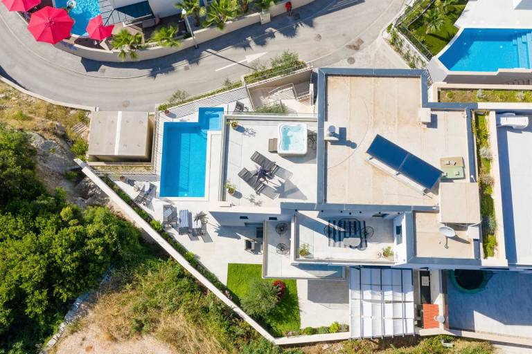 Villa Pure Leisure - luxury villa with sea views, a pool, jacuzzi, sauna and indoor elevator by MyWaycation — photo 3