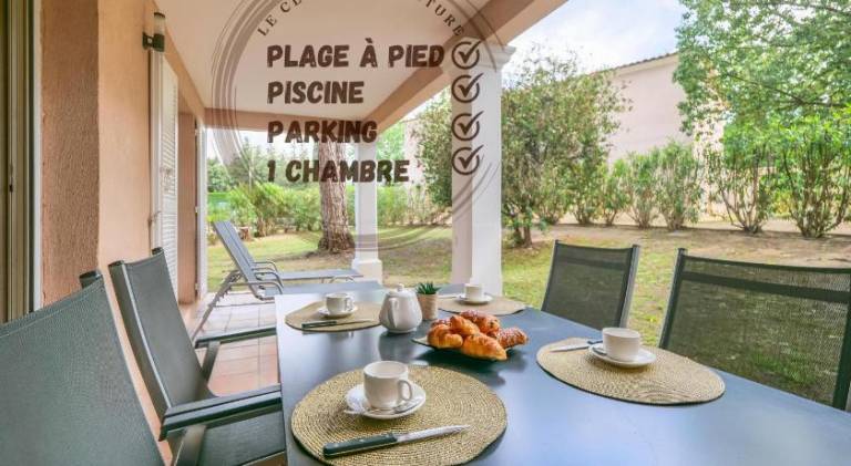 Holiday apartment with hot tub, garden & pool in Cogolin