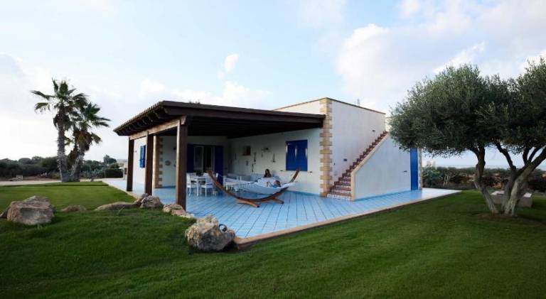Villa with pool — photo 3