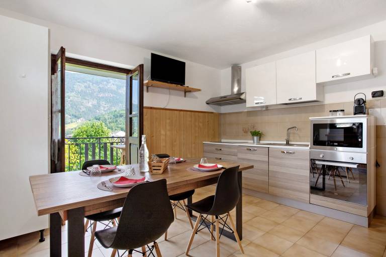 Holiday Home 'Le Cré Appartamento 3' with Mountain View, Shared Garden and Wi-Fi — photo 4