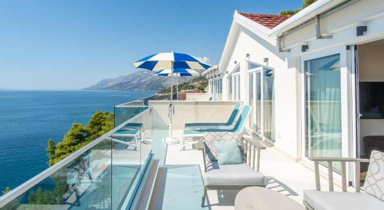Holiday apartment with private pool, patio & jacuzzi | Next to the beach | Suitable for remote work | Pets allowed — photo 4