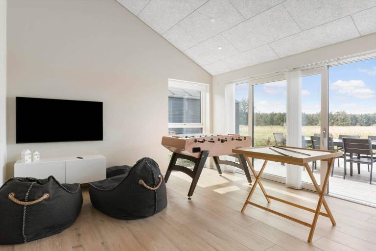Vacation home with terrace, sauna & barbeque — photo 3