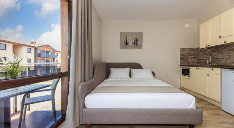 Serviced apartment with terrace — photo 2