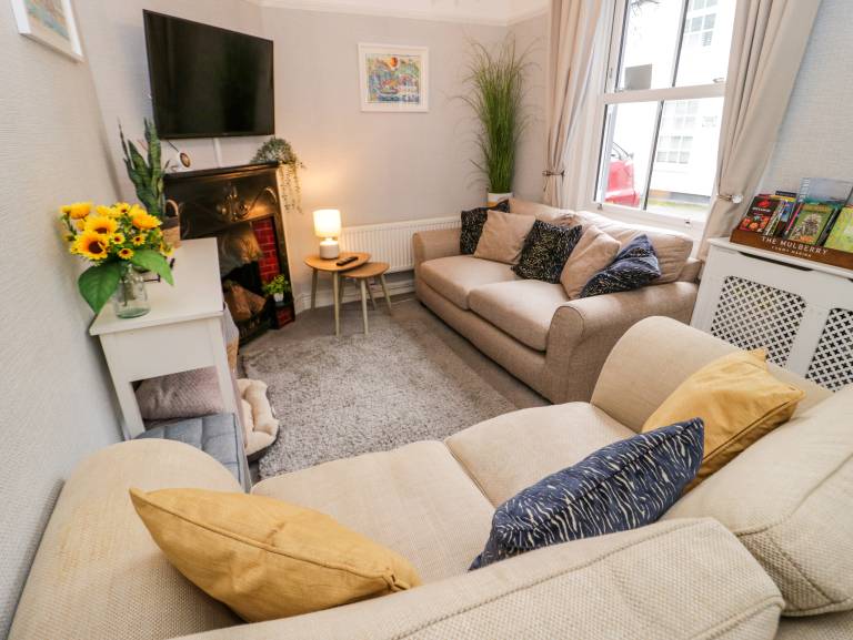 Children-friendly cottage with yard | Beach view | Pets are welcome — photo 3