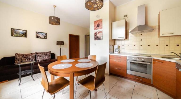 Lovely rental apartment with yard, sauna & terrace | Pet-friendly — photo 2