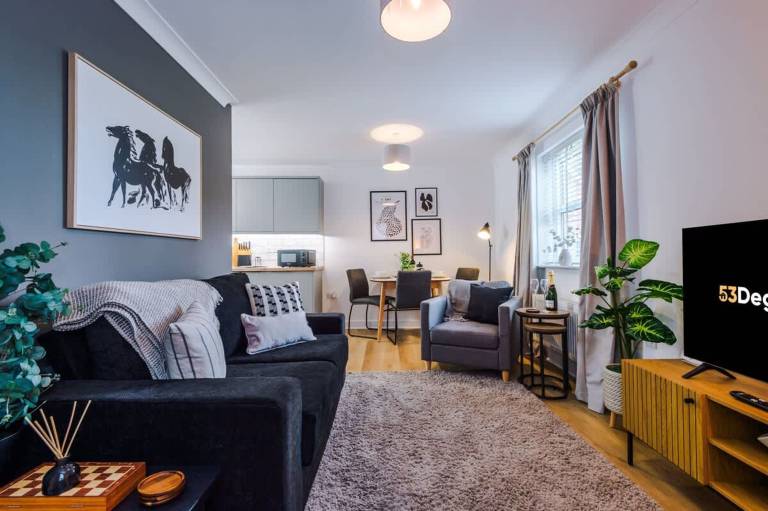 New Stunning Flat Perfect for Business sleeps 3 — photo 2