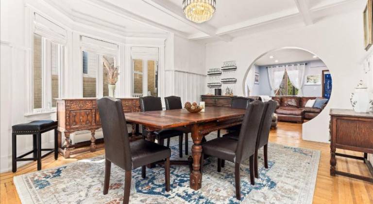 6 BR Ventnor Estate Steps Away from the Beach — photo 3
