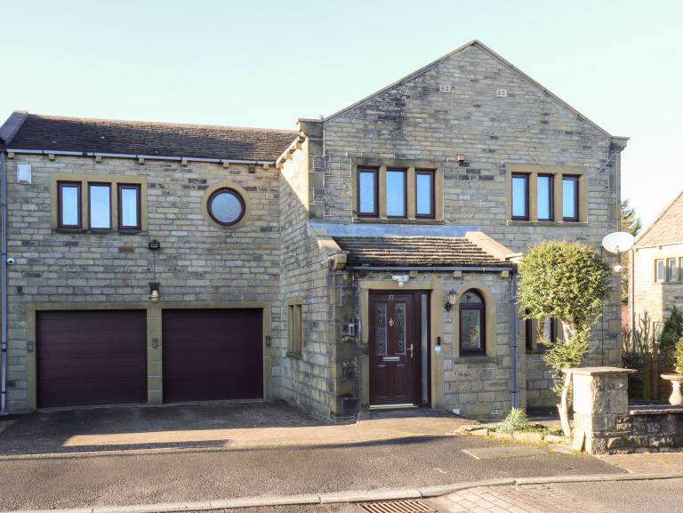 The Peak View Holmfirth